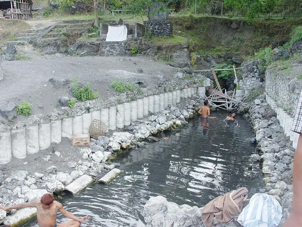 The hot water is perfect after a Batur trek — Sources chaudes de Toya Bungkah, Where to ride from Kintamani