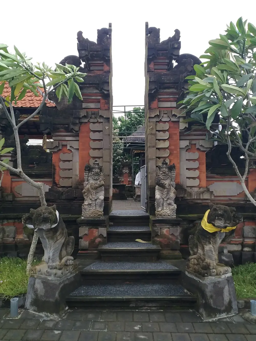 A clifftop temple, total silence — Rambut Siwi, Where to ride from Negara