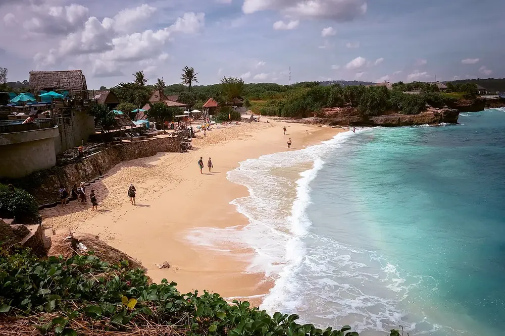 A small cove with big shore break — Dream Beach, Where to ride from Nusa Lembongan