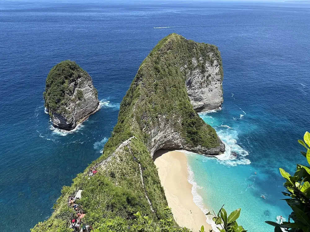 The climb down takes 40 minutes — pace yourself — Kelingking Beach, Where to ride from Nusa Penida