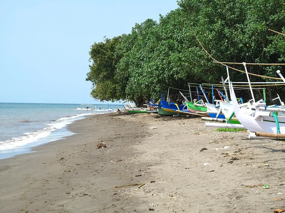 The closest beach to Seririt — Pantai Lovina, Where to ride from Seririt