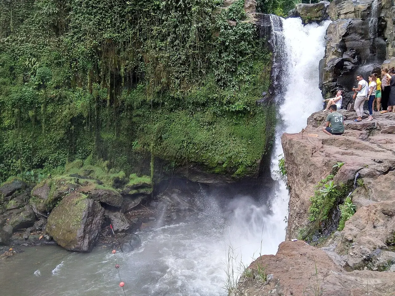 Blangsinga waterfall, 10 minutes from Sukawati market by scooter