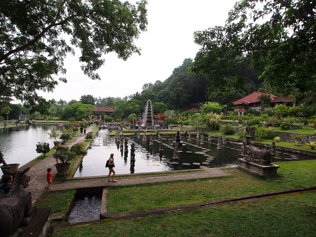 Tirta Gangga water palace with its pools and statues, 5 minutes from Ababi by scooter